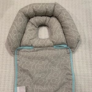Like new Boppy Head Support - Noggin Nest